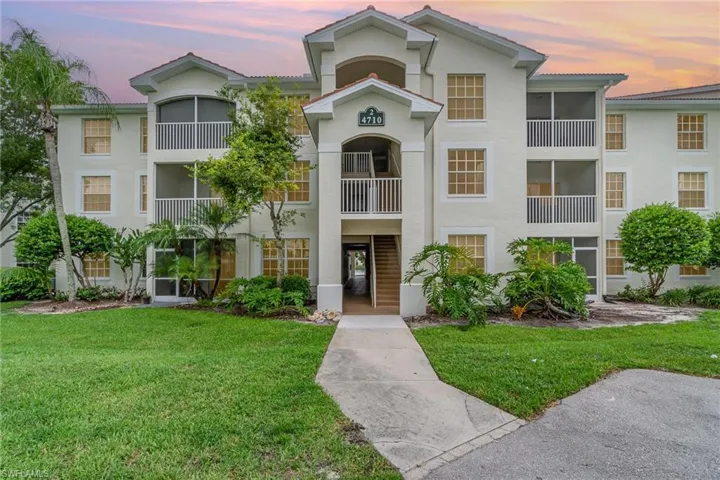 4710 Saint Croix Ln 217, Naples, Florida 34109