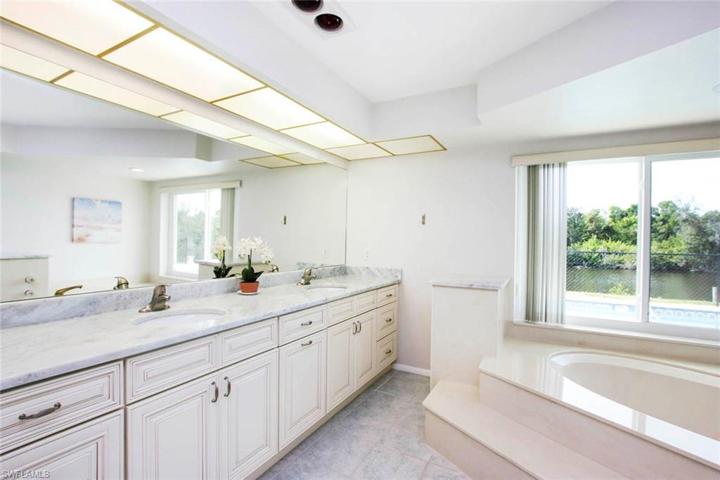 Primary bath- updated with dual sinks