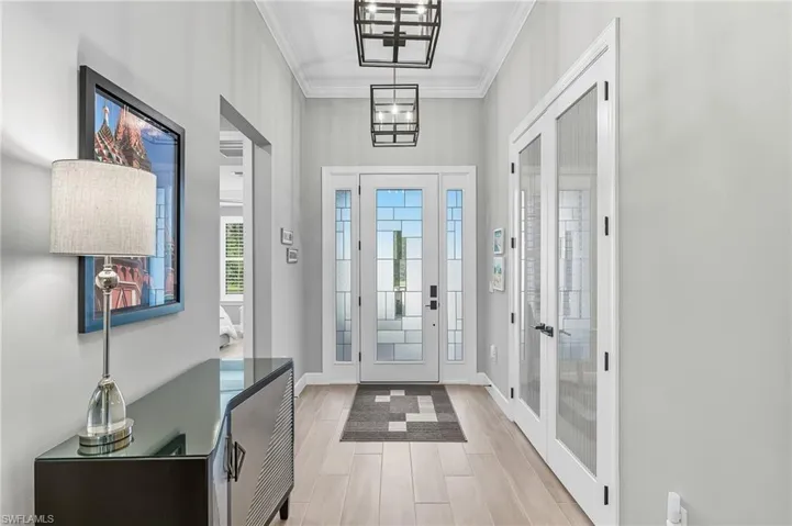 A Stunning Home Throughout ~ Meticulously Maintained