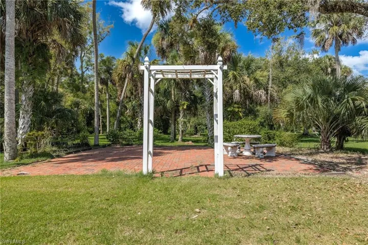 865 E Fort Thompson Avenue, LaBelle, FL 33935 - 4BR/4BA Family Home with Pool + 1 Acre