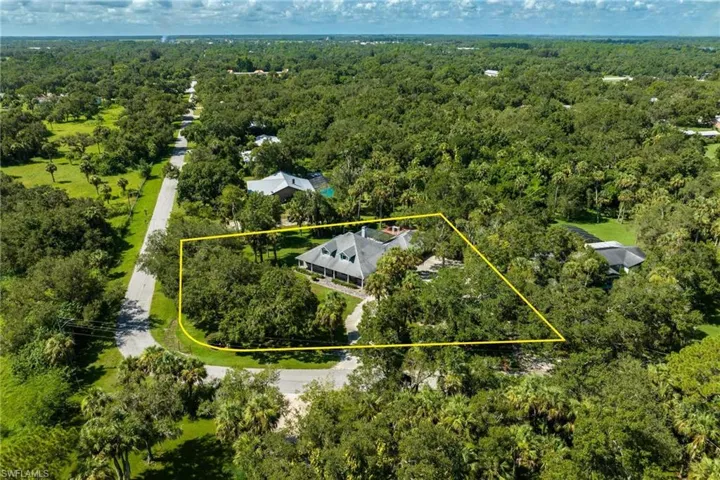 865 E Fort Thompson Avenue, LaBelle, FL 33935 - 4BR/4BA Family Home with Pool + 1 Acre