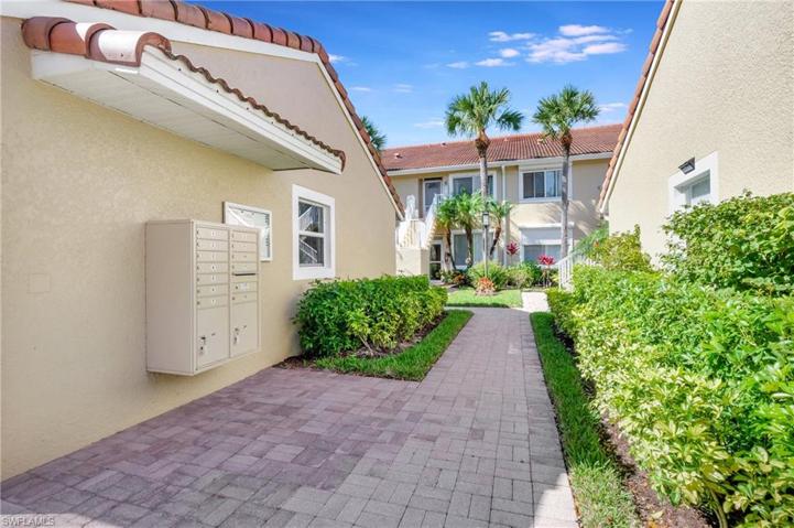 2345 Magnolia LN # 6701, NAPLES FL 34112