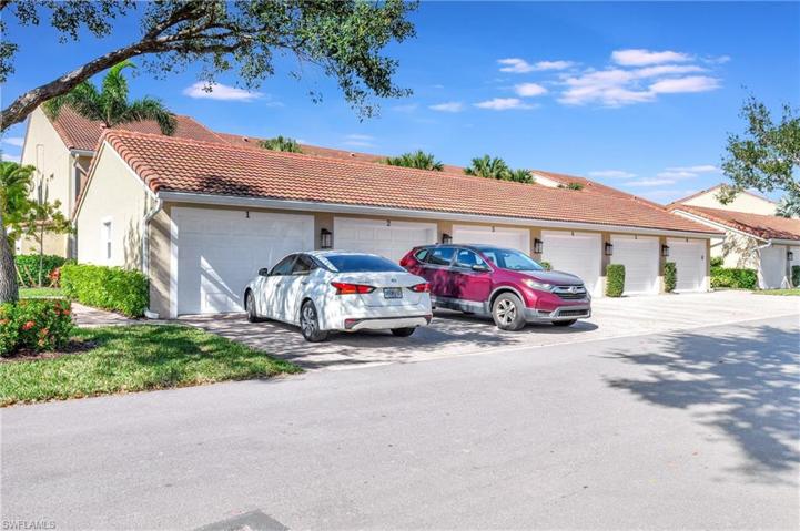2345 Magnolia LN # 6701, NAPLES FL 34112
