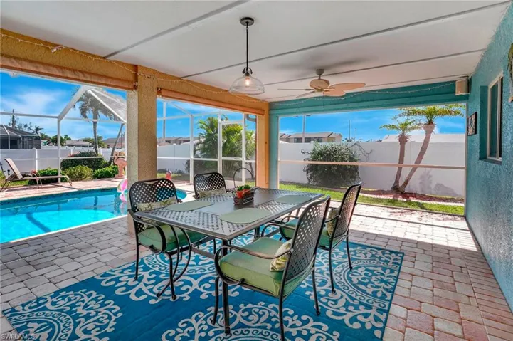 Lanai with ceiling fan