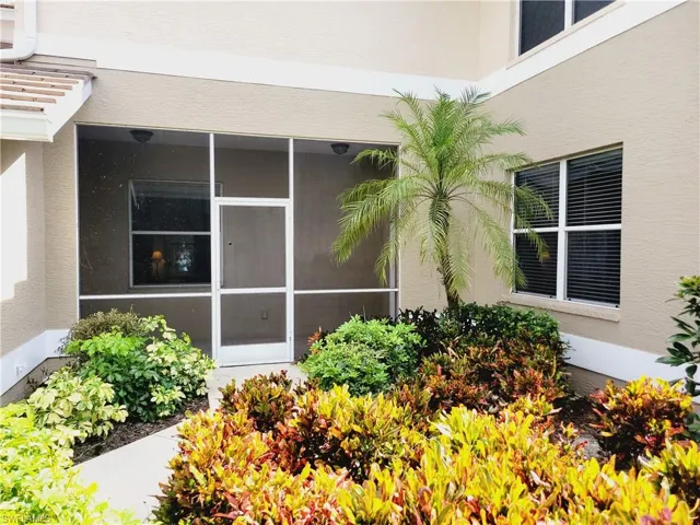 833  Carrick Bend  CIR, Naples, FL 34110