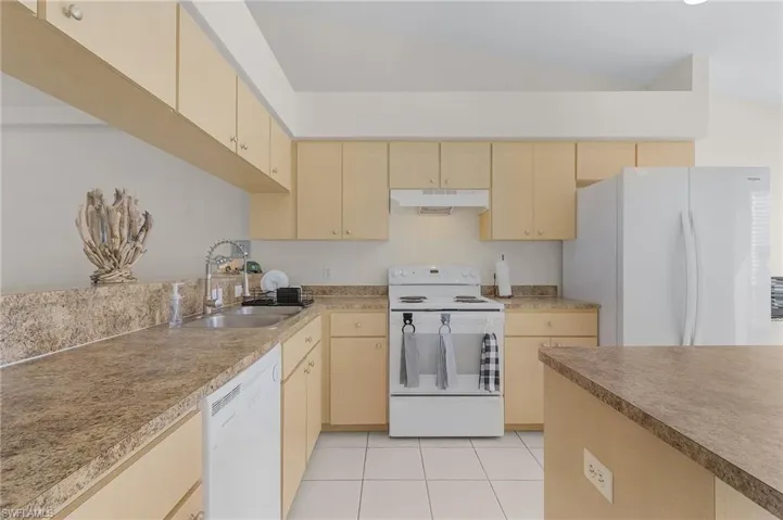 1813/1809 Andalusia Blvd, Cape Coral, Florida 33909