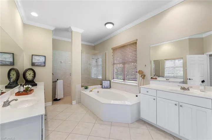 12535 Wildcat Cove Cir, Estero, Florida 33928