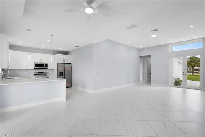 3646  70th NE AVE, Naples, FL 34120