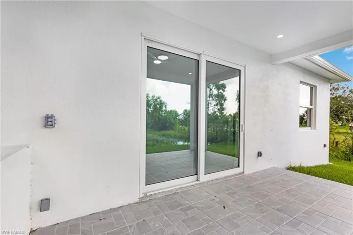 3646  70th NE AVE, Naples, FL 34120