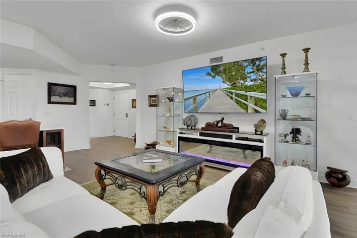 1065 Borghese Ln 2003, Naples, Florida 34114