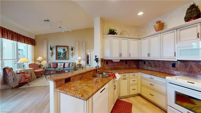 9300  Bayberry  BEND, Fort Myers, FL 33908