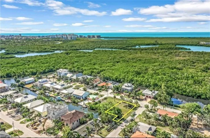 1294 Venetian Way, Naples, Florida 34110