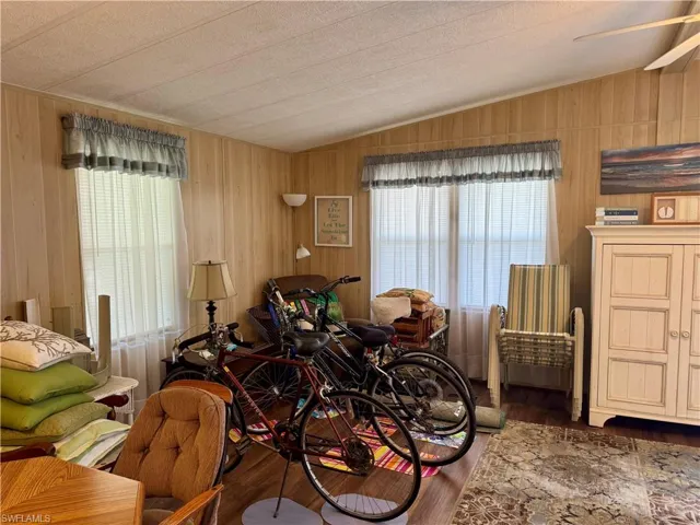 261  Poinsettia  DR, Fort Myers, FL 33905
