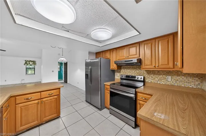 2233 Sw 4th St, Cape Coral, Florida 33991