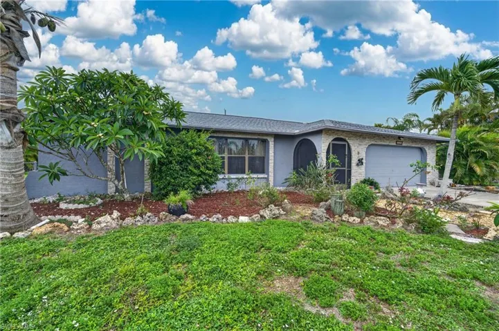 2233 Sw 4th St, Cape Coral, Florida 33991