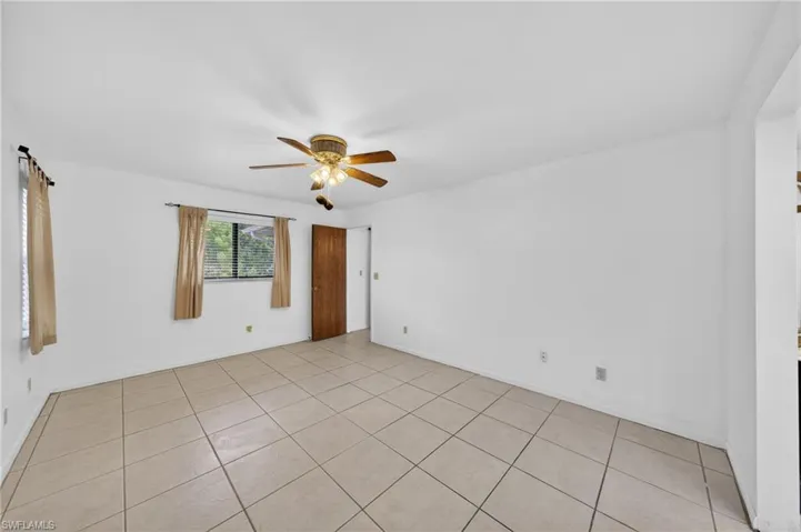 2233 Sw 4th St, Cape Coral, Florida 33991