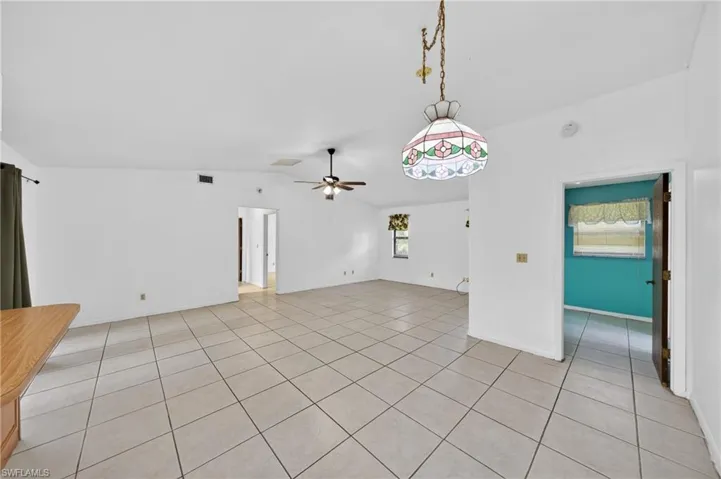 2233 Sw 4th St, Cape Coral, Florida 33991