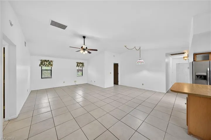 2233 Sw 4th St, Cape Coral, Florida 33991