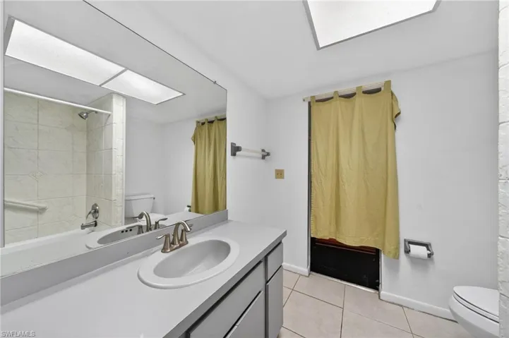2233 Sw 4th St, Cape Coral, Florida 33991