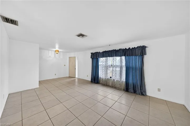 2233 Sw 4th St, Cape Coral, Florida 33991