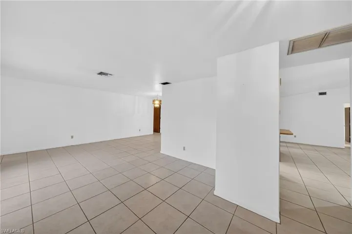 2233 Sw 4th St, Cape Coral, Florida 33991