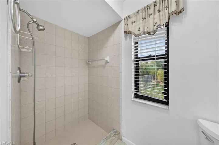 2233 Sw 4th St, Cape Coral, Florida 33991