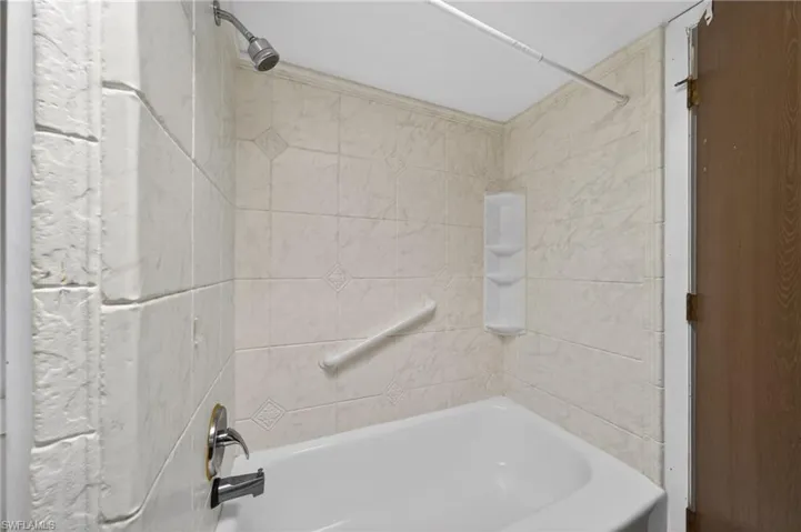 2233 Sw 4th St, Cape Coral, Florida 33991