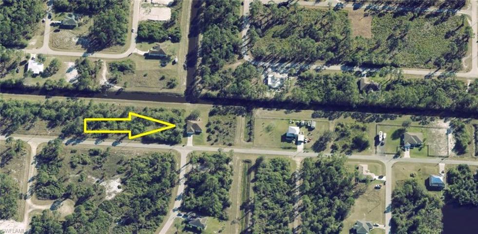 952 Lakeside DR, LEHIGH ACRES FL 33974
