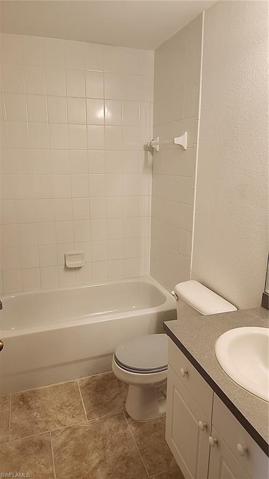 952 Lakeside DR, LEHIGH ACRES FL 33974