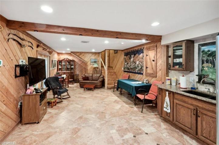 1721  Rock  RD, Naples, FL 34120