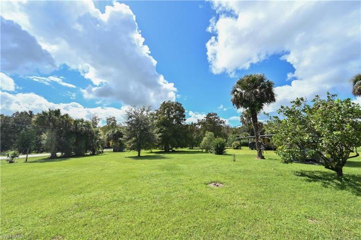 1721  Rock  RD, Naples, FL 34120