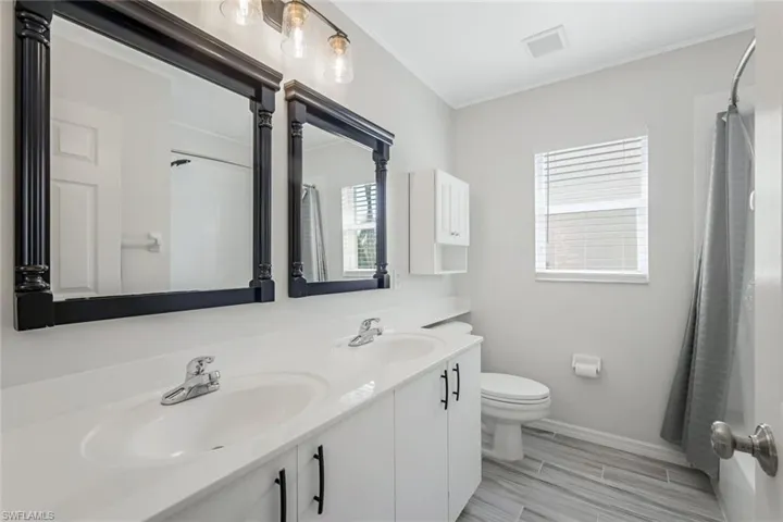 7549 Cameron CIR, FORT MYERS FL 33912