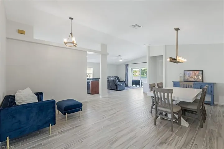 7549 Cameron CIR, FORT MYERS FL 33912