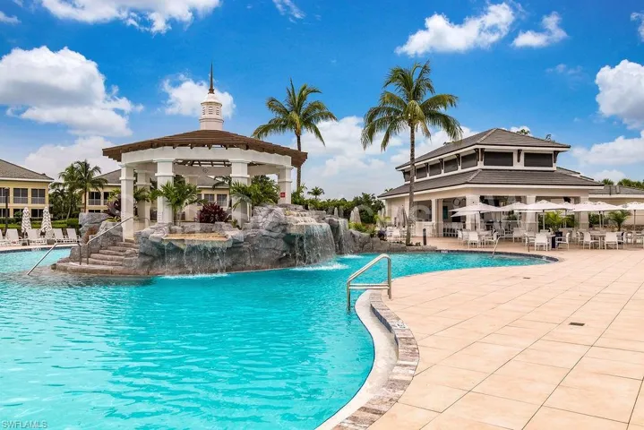The Dunes Club pool & spa