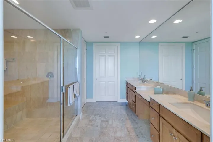 Double vanity and large shower & tub enclosure
