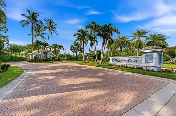 832 Carrick Bend Cir 202, Naples, Florida 34110