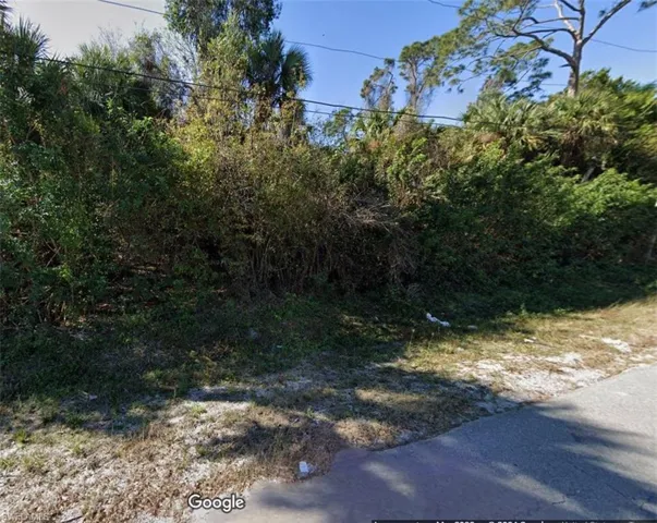461  Monterey  ST, North Fort Myers, FL 33903