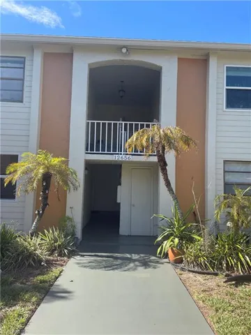View of front facade with a balcony
