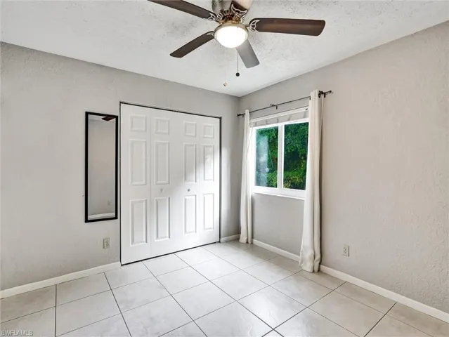 4621  Bayshore  DR, Naples, FL 34112