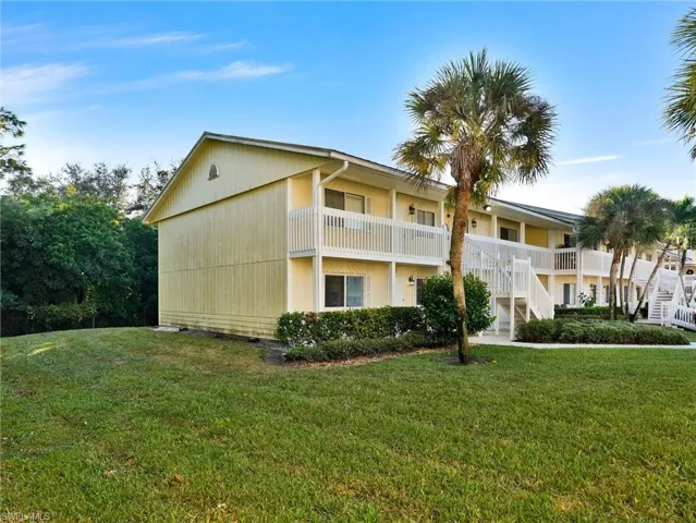 4621  Bayshore  DR, Naples, FL 34112