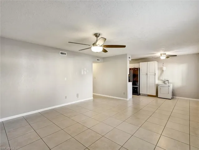 4621  Bayshore  DR, Naples, FL 34112