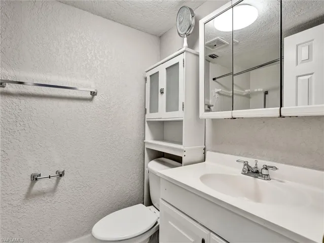 4621  Bayshore  DR, Naples, FL 34112