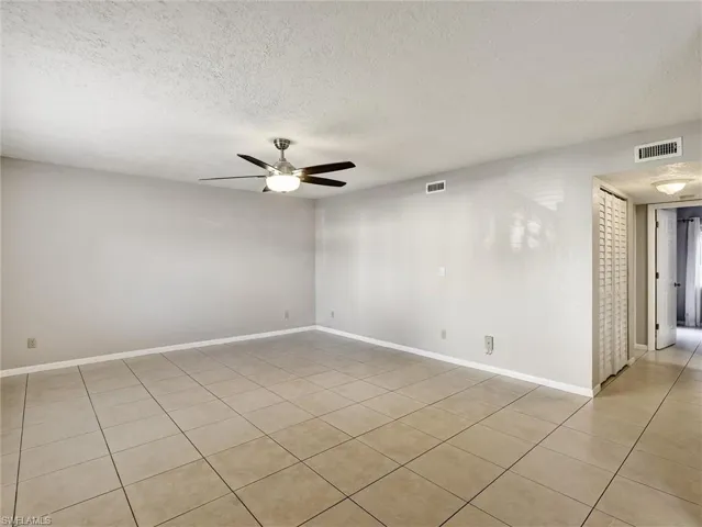 4621  Bayshore  DR, Naples, FL 34112