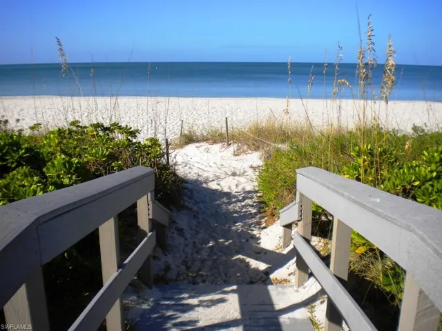 3 Blocks to the Gulf of Mexico!