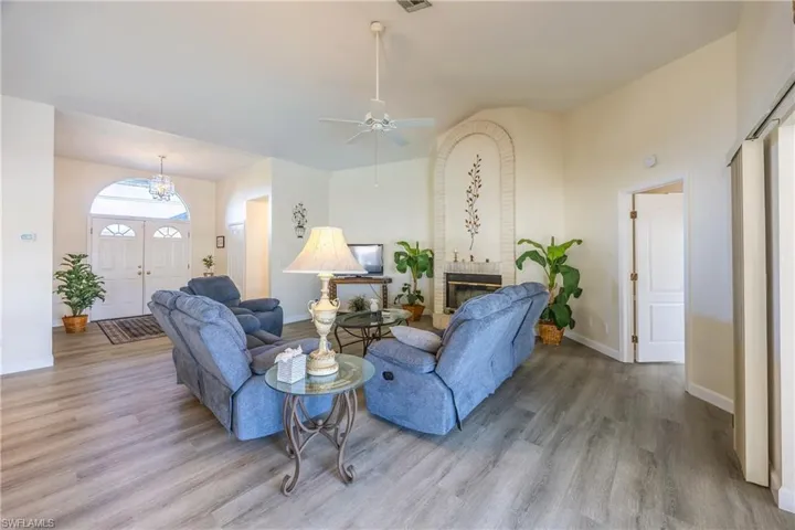 3316 Se 19th Pl, Cape Coral, Florida 33904