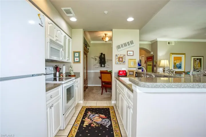 10453 Washingtonia Palm Way 3323, Fort Myers, Florida 33966