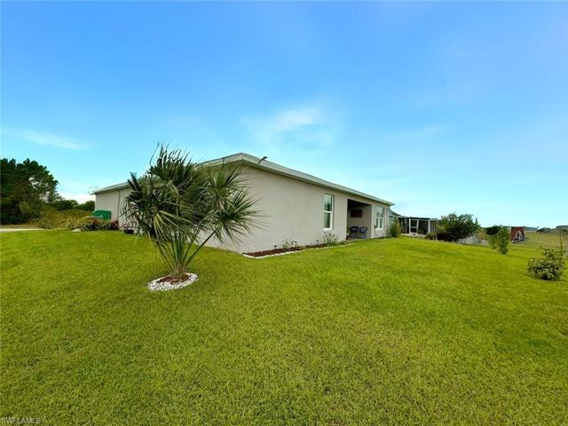 9032  Meadow  CIR, LABELLE, FL 33935
