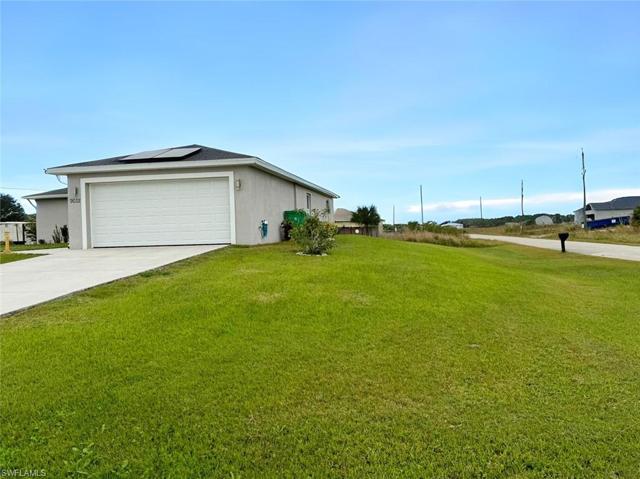 9032  Meadow  CIR, LABELLE, FL 33935