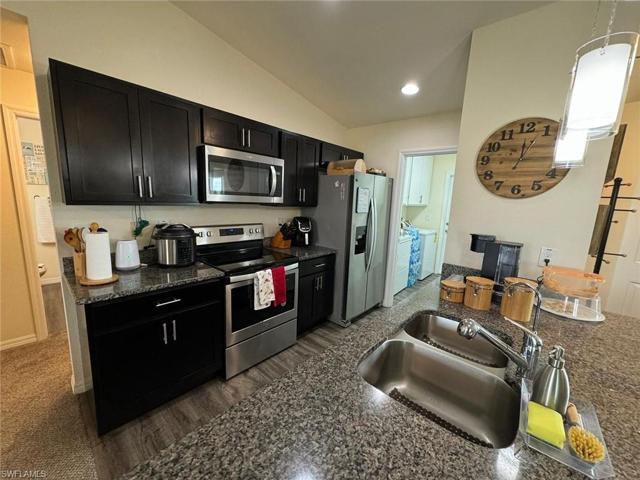 9032  Meadow  CIR, LABELLE, FL 33935