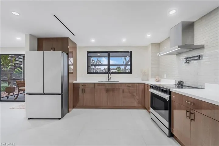 Well equipped kitchen